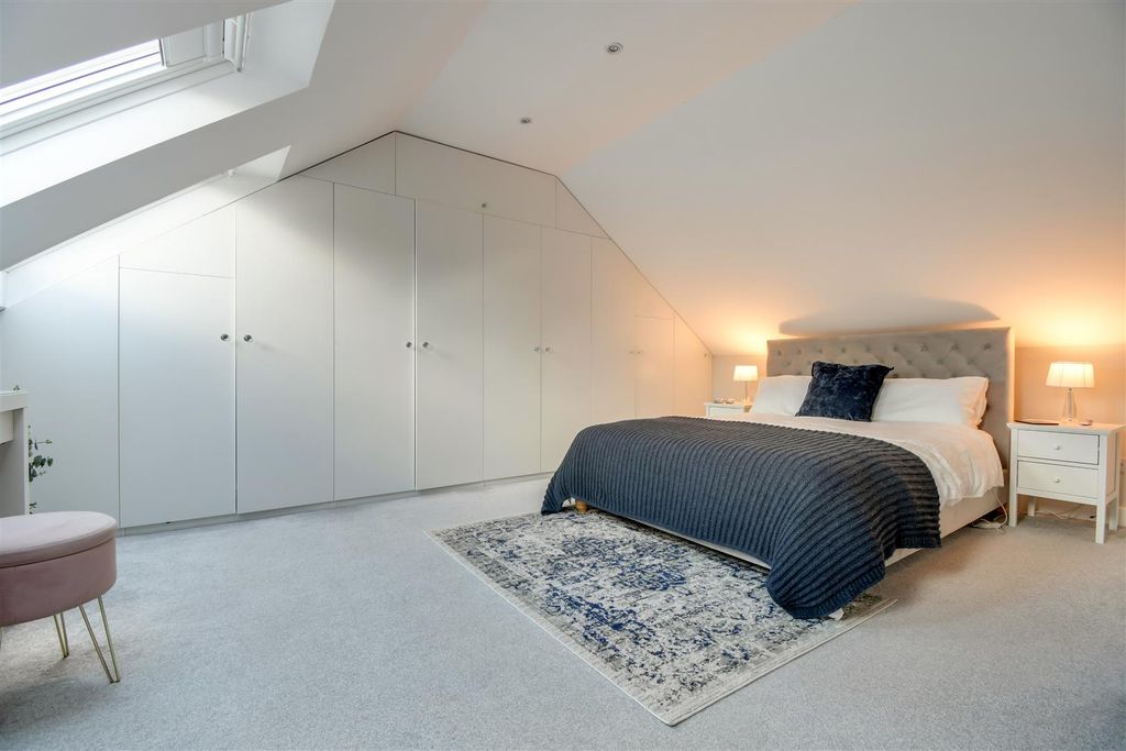 Property photo 2 of 43 Principle Bedroom