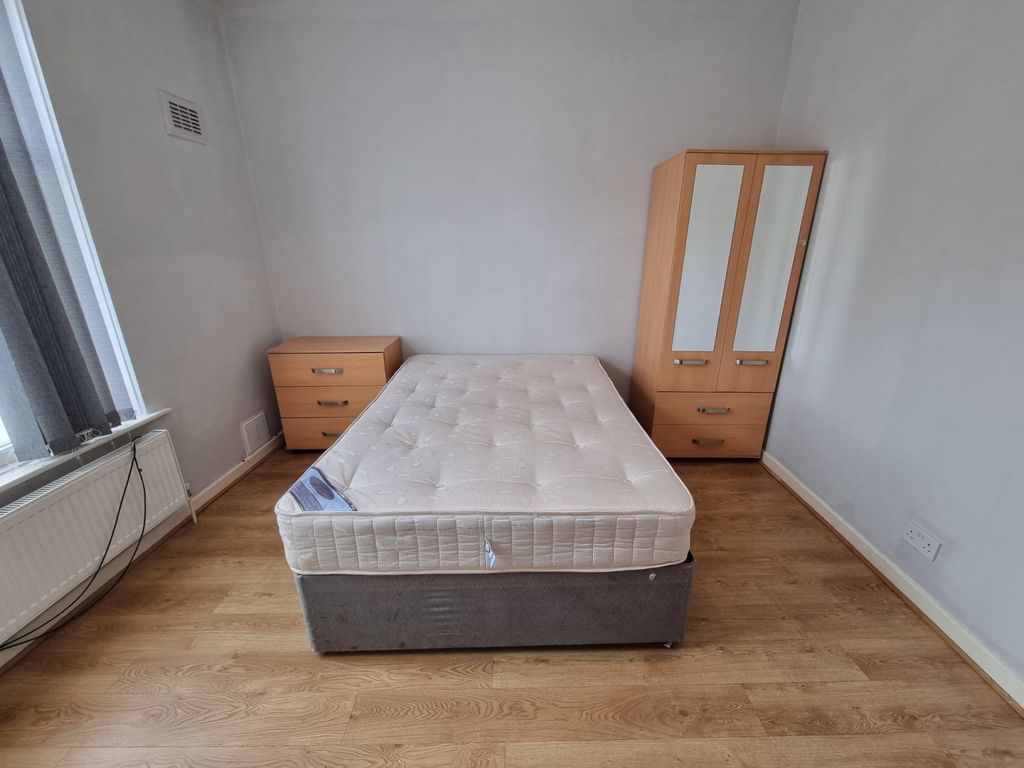 Property photo 3 of 12 Gallery