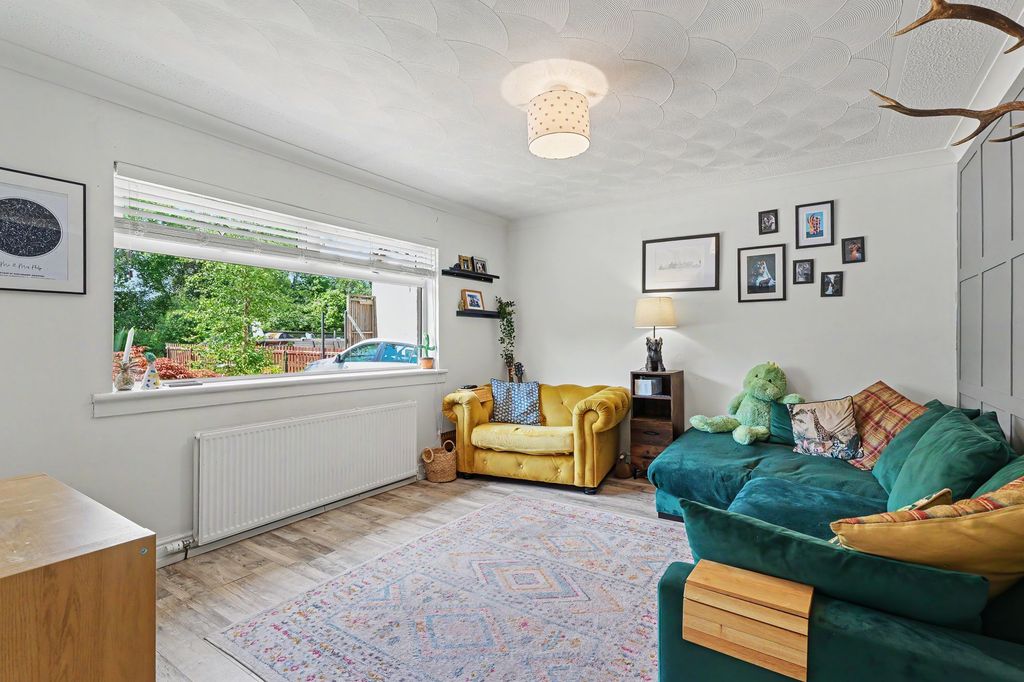 Property photo 2 of 26