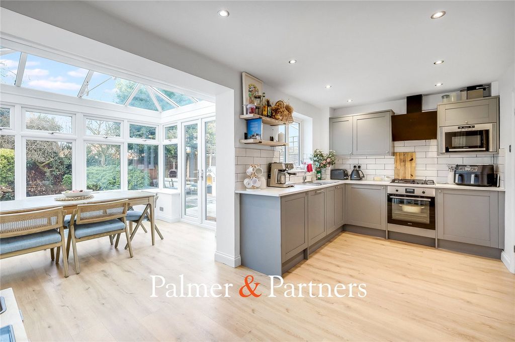 Property photo 2 of 23 Picture No. 11