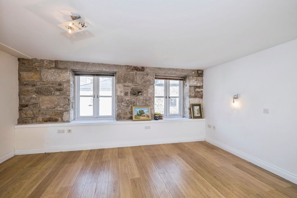 Property photo 3 of 20 Picture 3