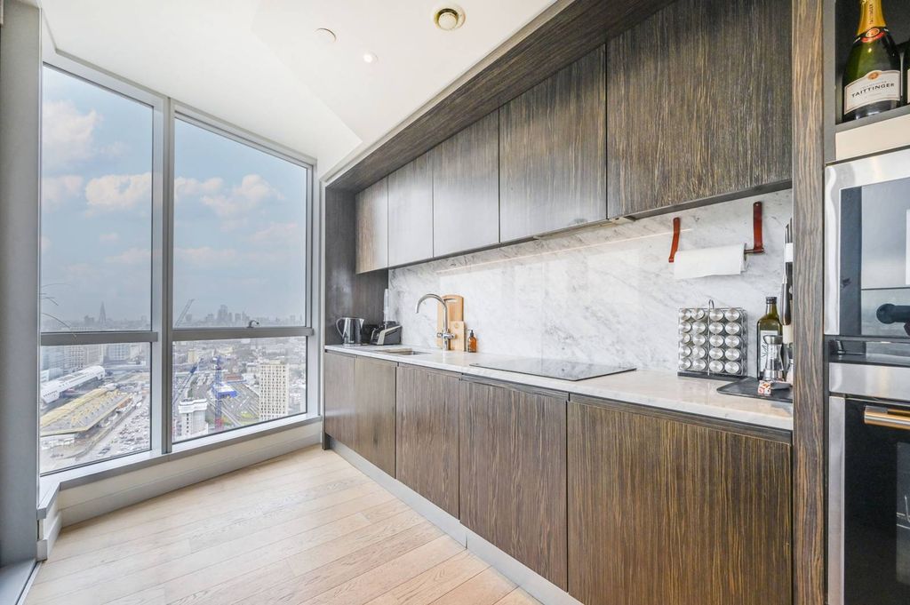 Property photo 2 of 41