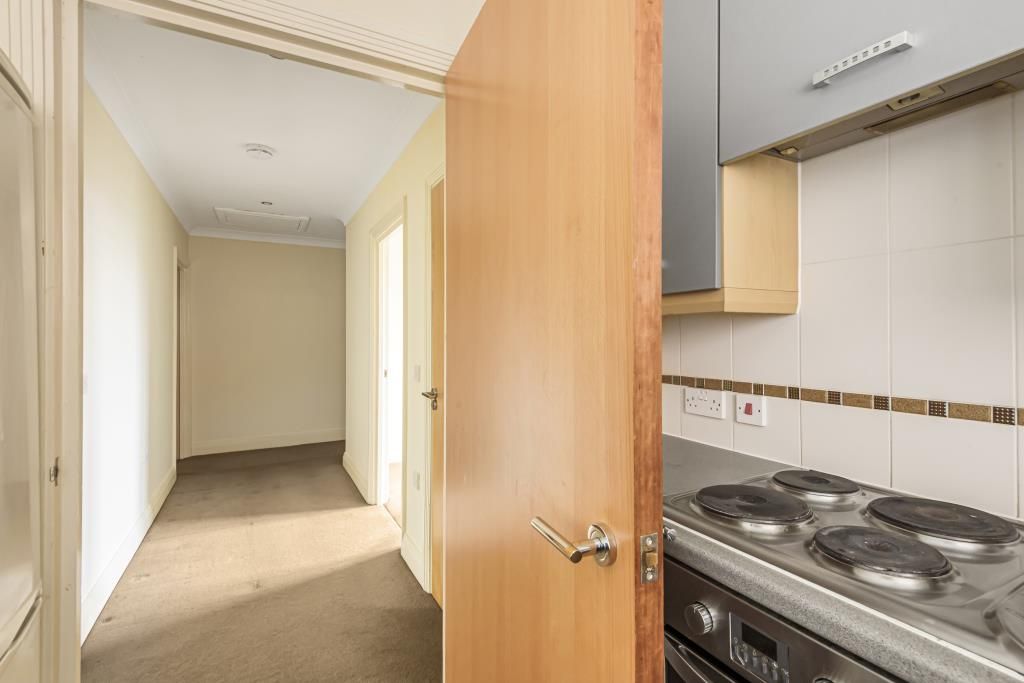Property photo 2 of 10 Kitchen
