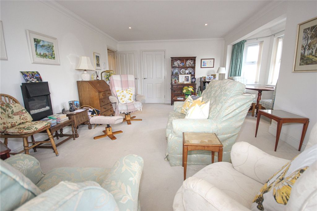 Property photo 3 of 12 Picture 3