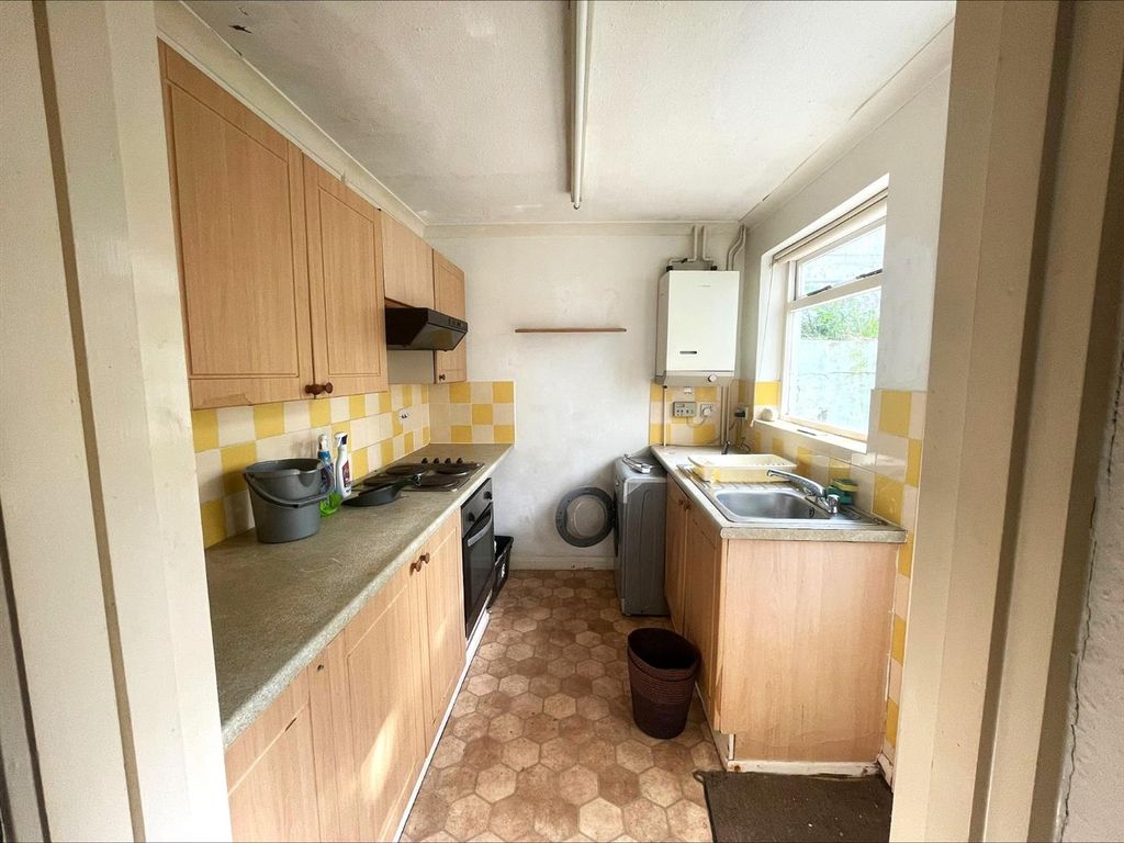 Property photo 3 of 18