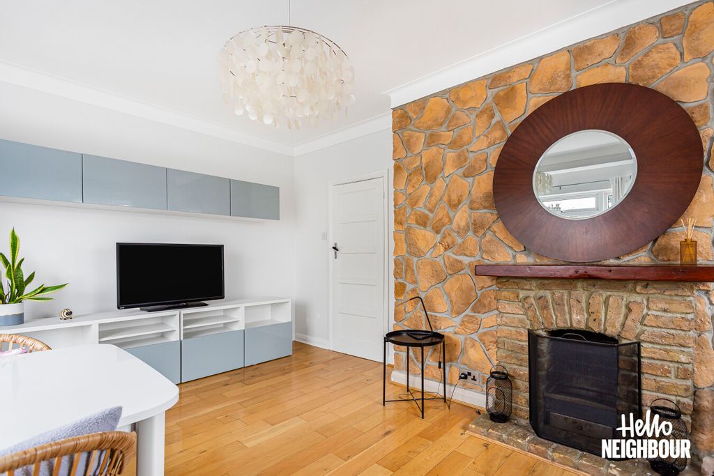 Property photo 3 of 17 Photo 2