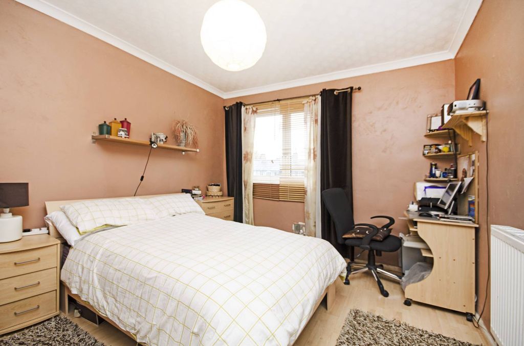 Property photo 3 of 5