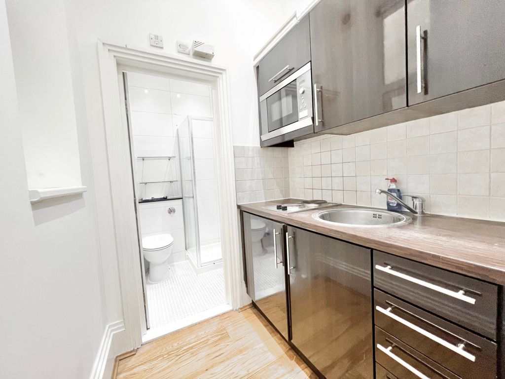 Property photo 1 of 7 Inglewood Mansions