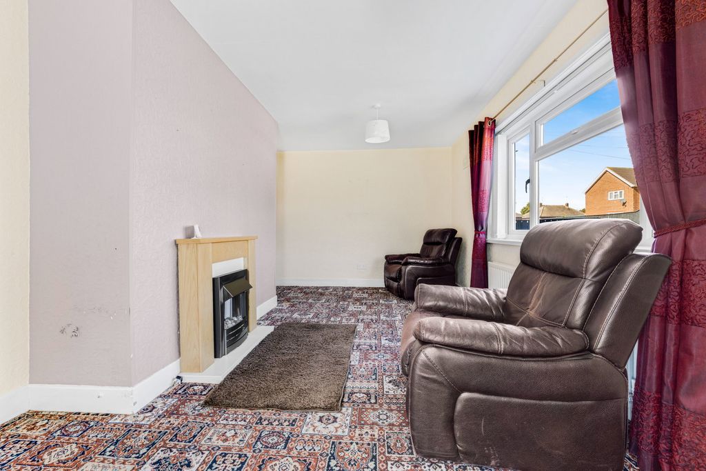 Property photo 3 of 11