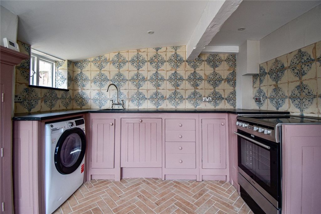 Property photo 2 of 16 Picture No. 01