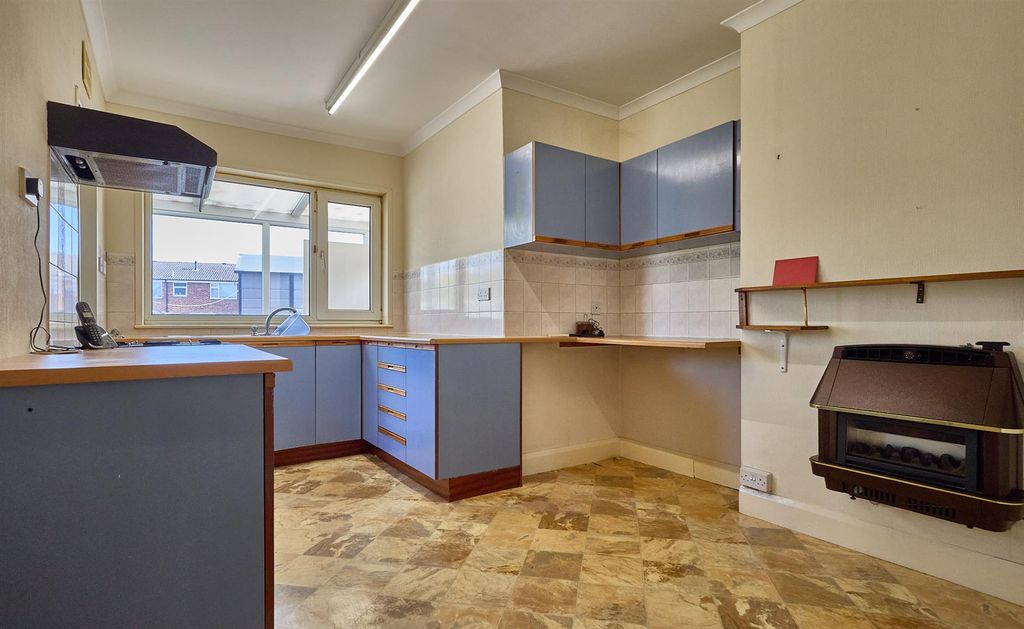 Property photo 2 of 14 Rear Dining Kitchen