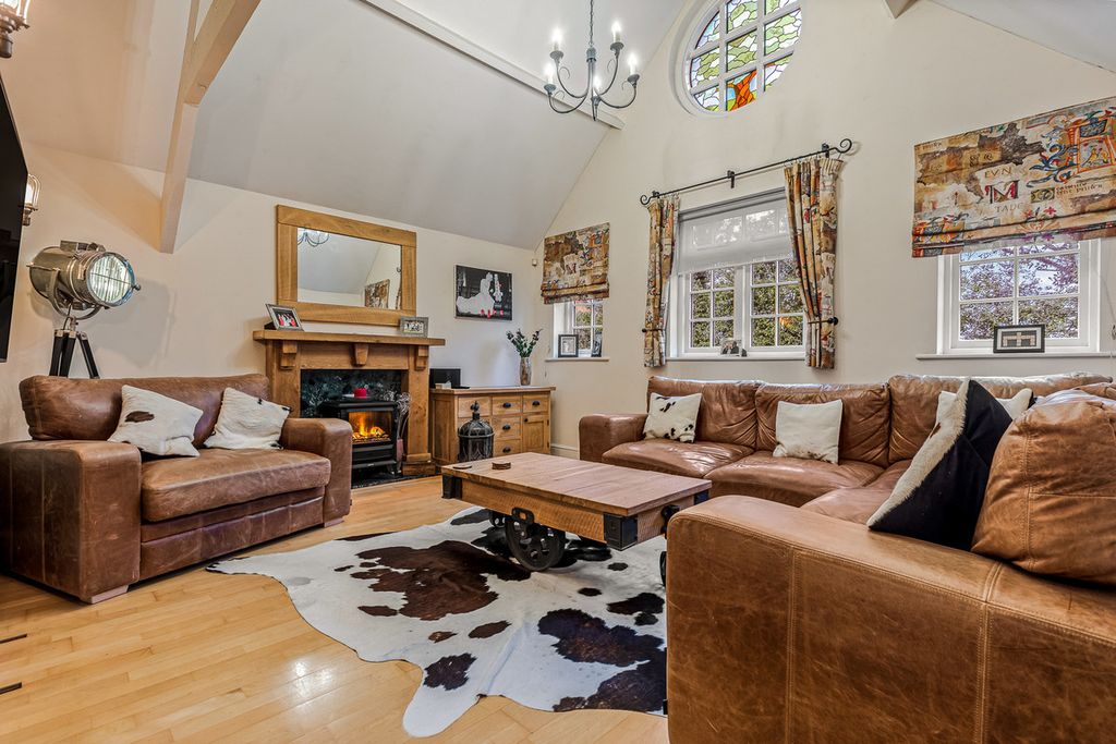 Property photo 3 of 25