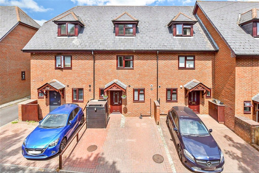 Property photo 1 of 15 External Front Web..