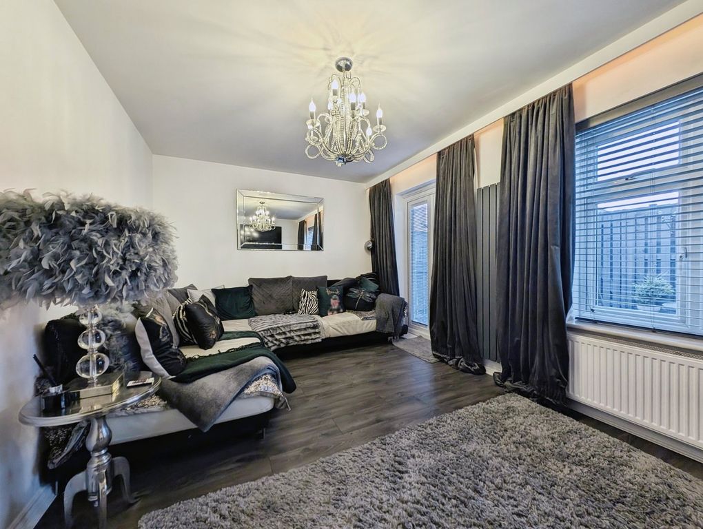 Property photo 2 of 20