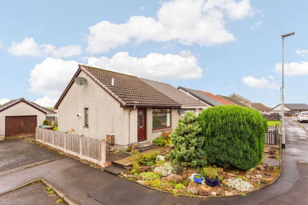 Property photo 2 of 12