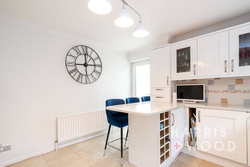 Property photo 2 of 27 4401081