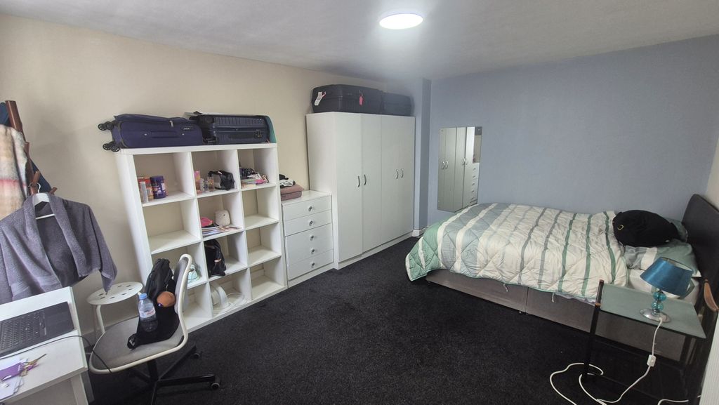 Property photo 1 of 12 4 Bed End Terrace To Rent Seedley Street, Manchester M14