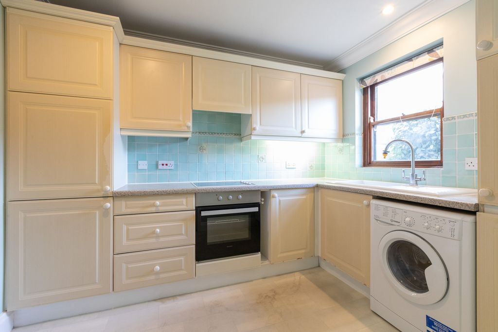 Property photo 3 of 20