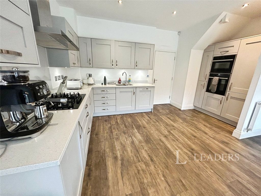 Property photo 3 of 14 Picture No. 50