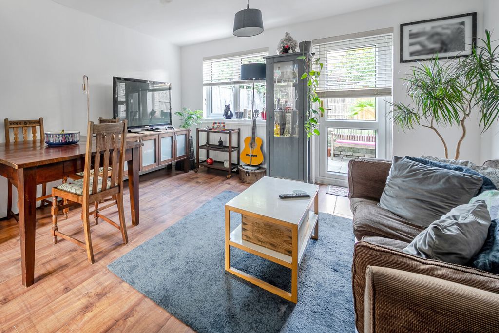 Property photo 3 of 12 1-6Aad219c88768-1...