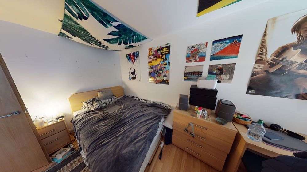 Property photo 2 of 5 A Cozy Double Bedroom With A Comfortable Bed, A We...