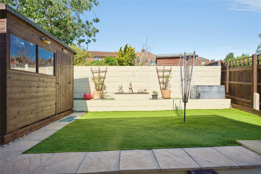 Property photo 2 of 19 Picture No. 29