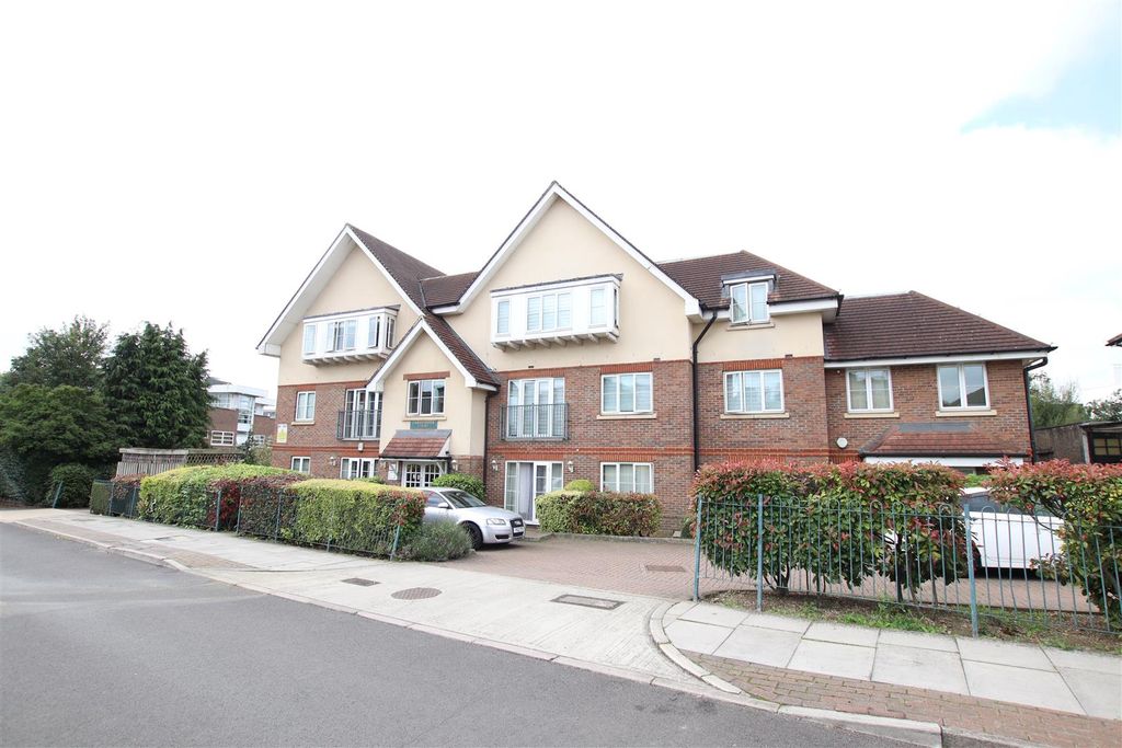 Property photo 2 of 18