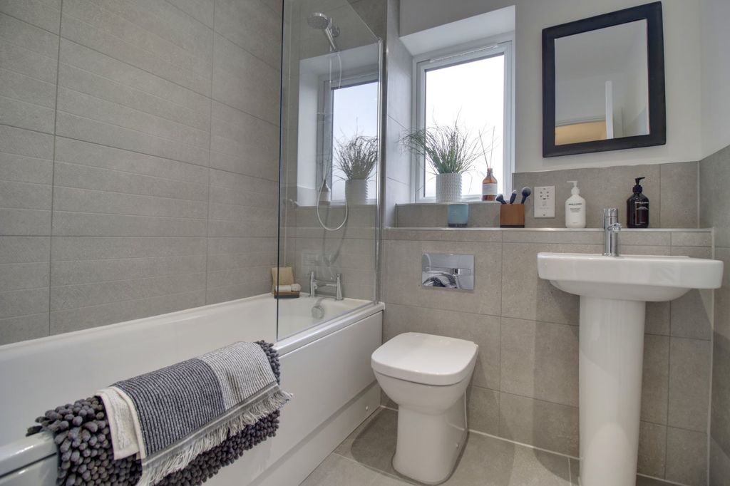 Additional image 19 of 4 bed detached house to rentPark Meadow Lane, Leeds, West Yorkshire LS12