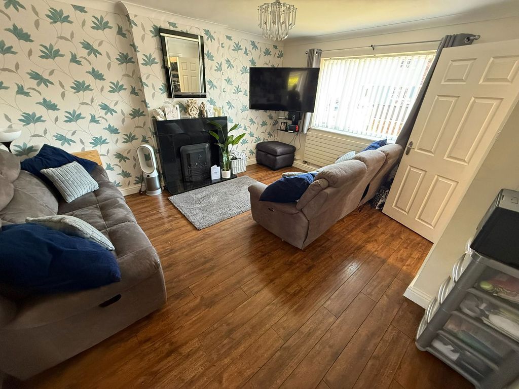 Property photo 2 of 21