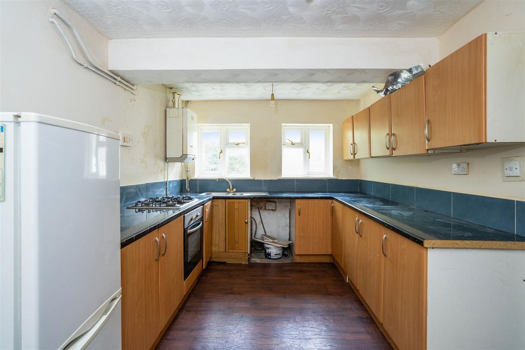 Property photo 2 of 14 64 Chapel Road-4.Jpg