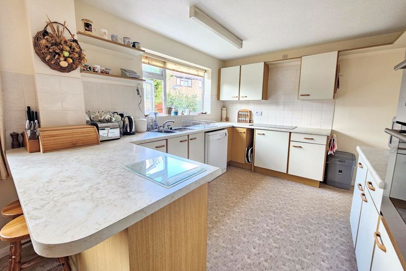 Property photo 3 of 20 Kitchen