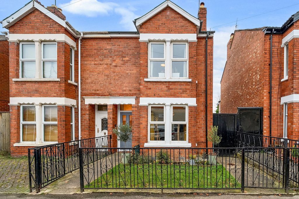 Property photo 1 of 17