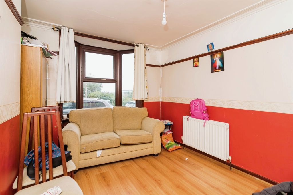 Property photo 2 of 16