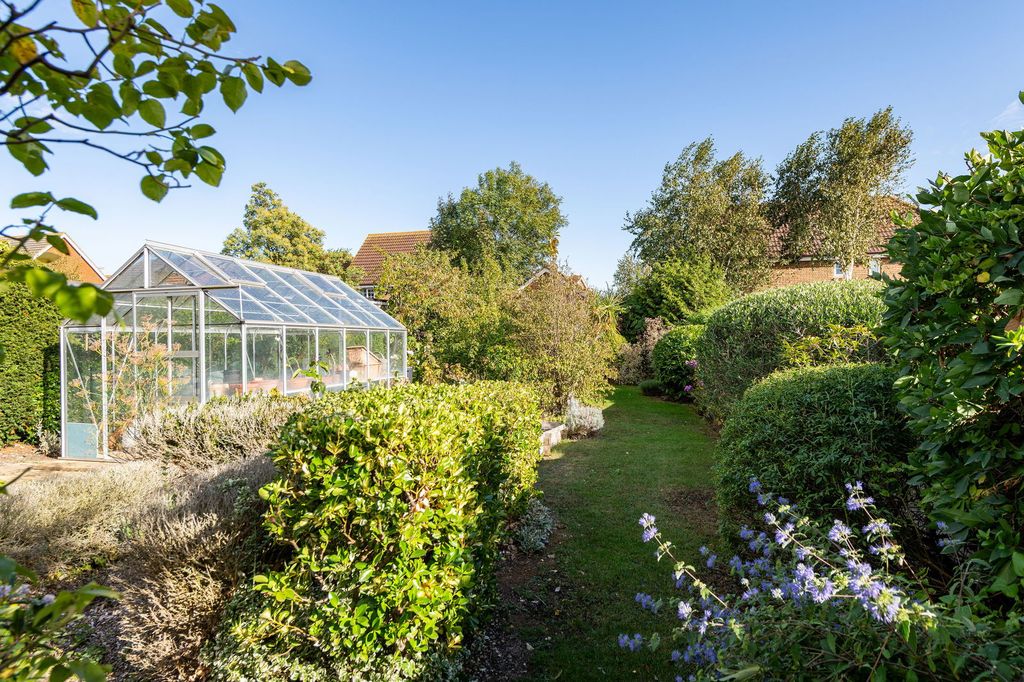 Property photo 2 of 19