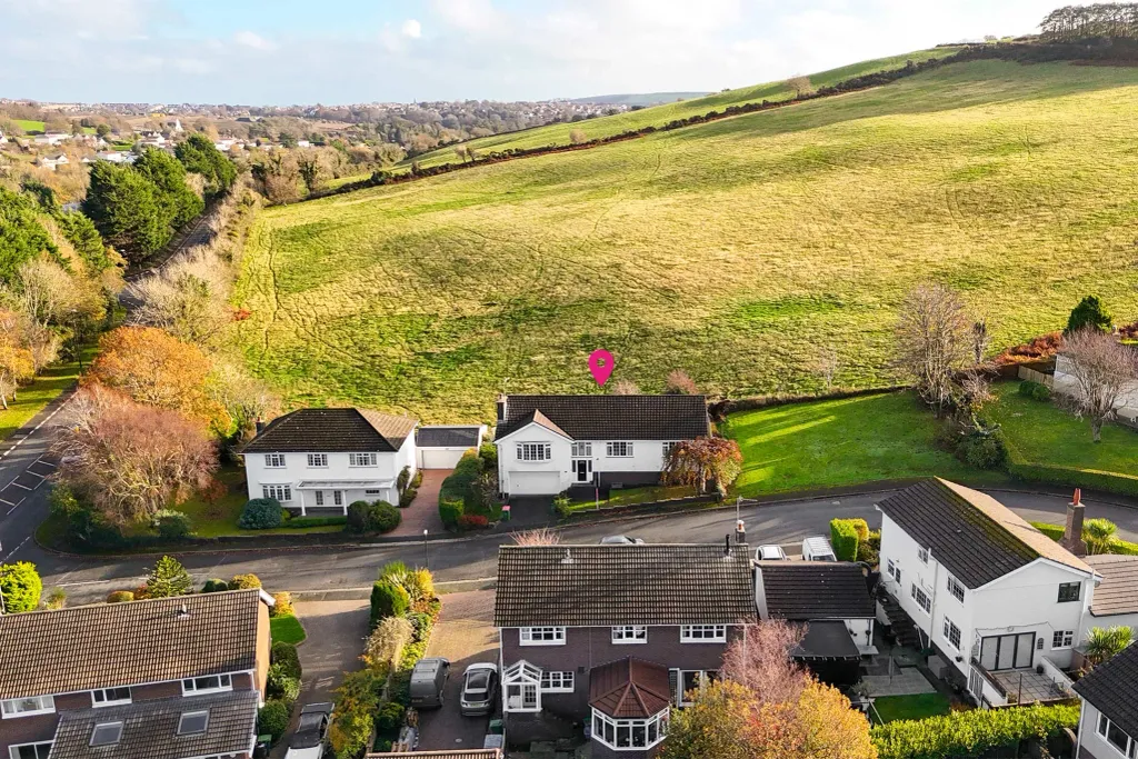 Property photo 2 of 25