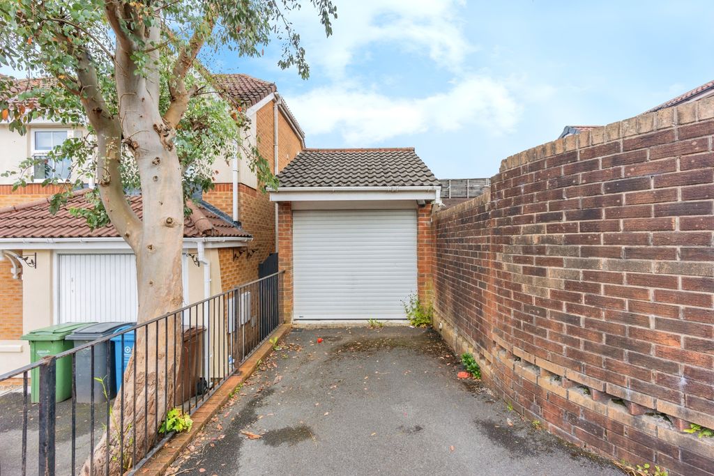 Property photo 3 of 15