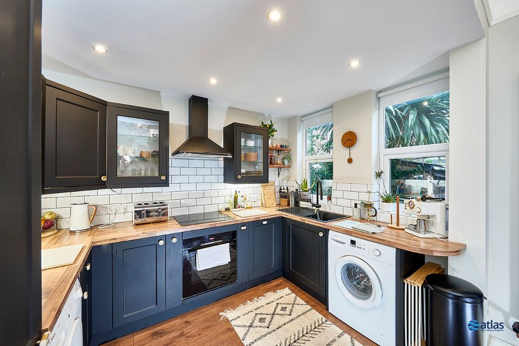 Property photo 2 of 16 Kitchen