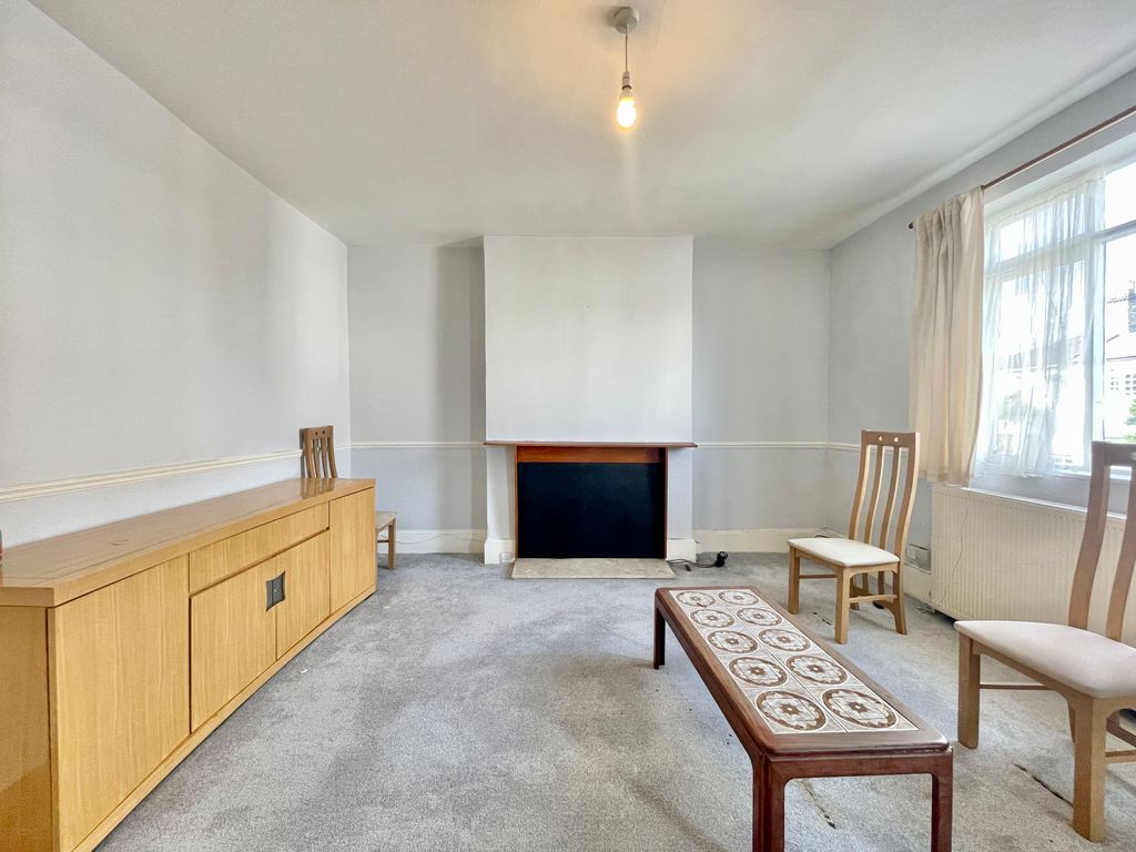 Property photo 3 of 11