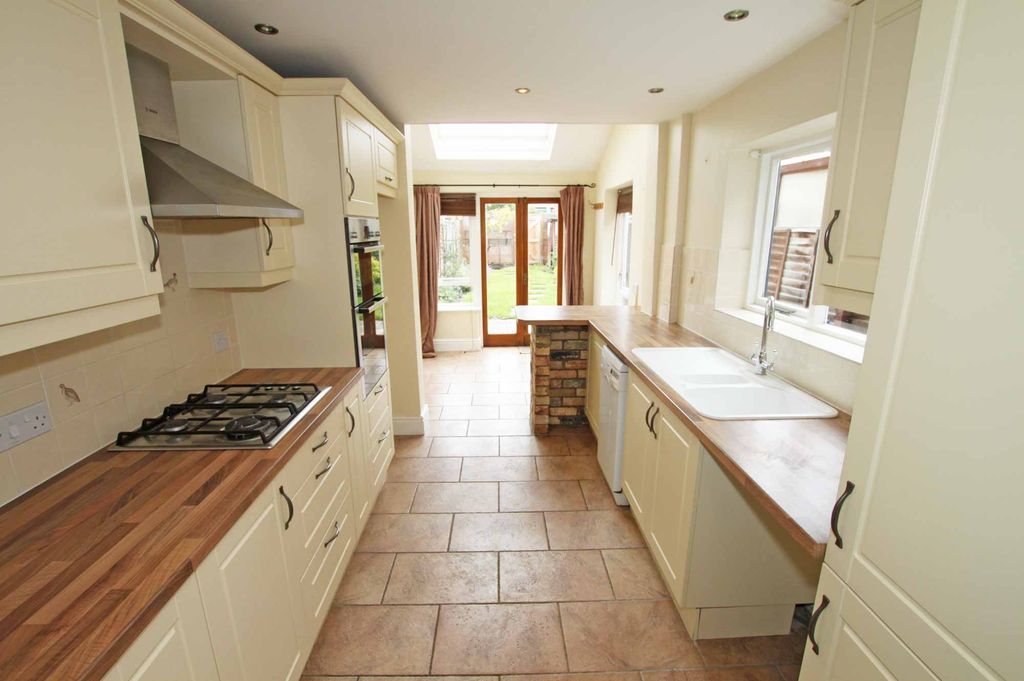 Property photo 2 of 11