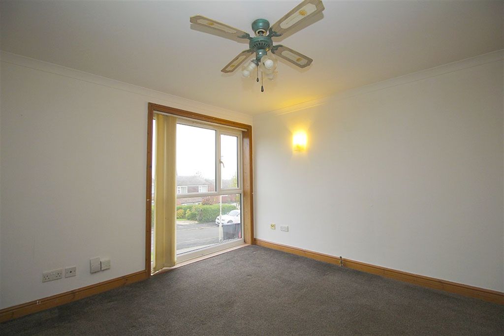 Property photo 3 of 28 Living Area