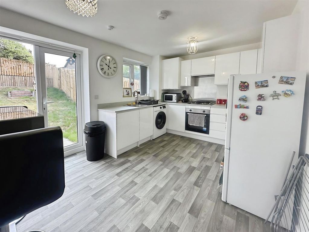 Property photo 2 of 15 d617d00B-Yzzal0Q8Xk6Waggz-2Td4A.Jpg
