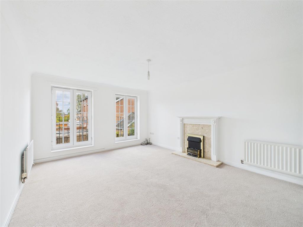 Property photo 2 of 13 Cam03303G0-Pr0245-Still006.Jpg