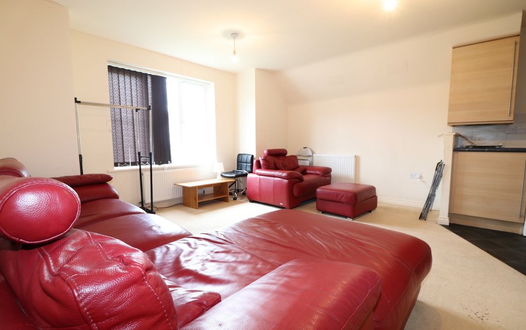 Property photo 2 of 8