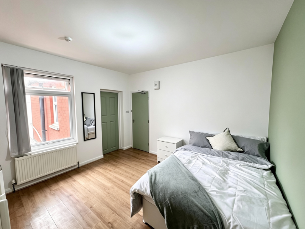 Property photo 1 of 9 Room 4 163 Ashb  (1)