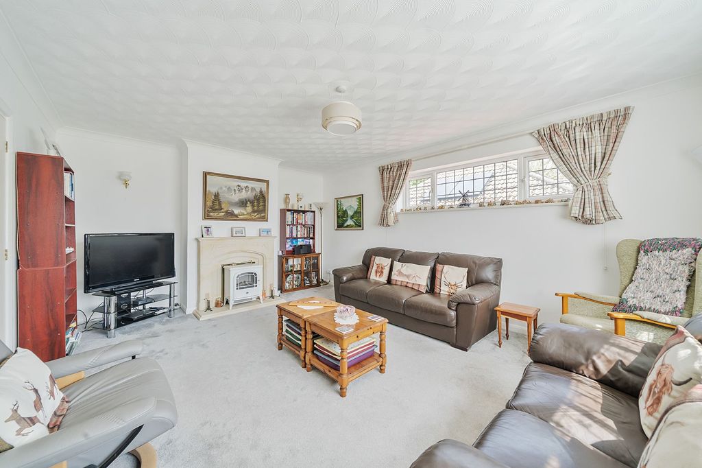 Property photo 2 of 22