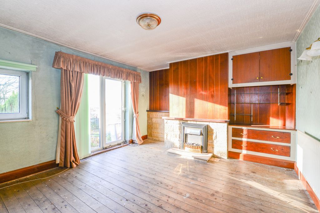 Property photo 2 of 17 Lounge