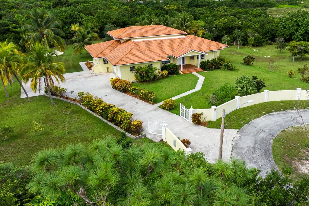 Property photo 2 of 9