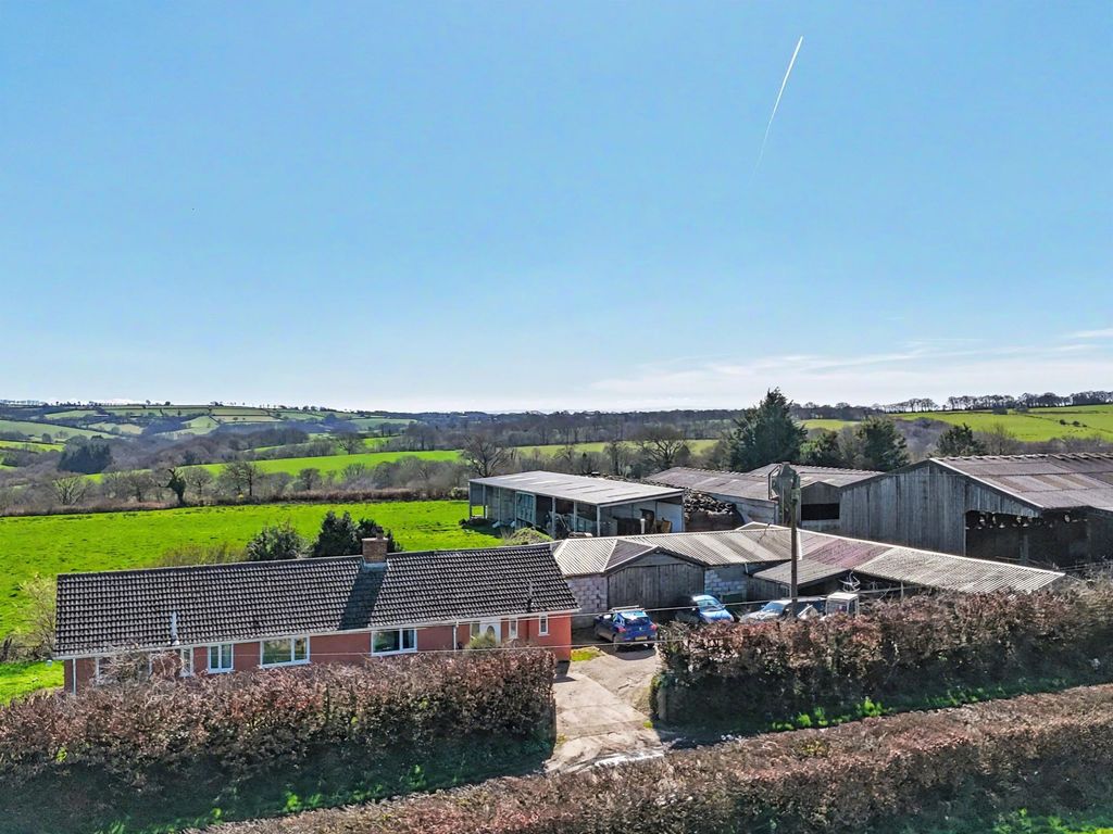 Property photo 3 of 32