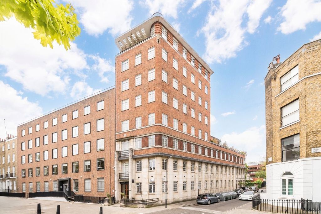 Property photo 1 of 8