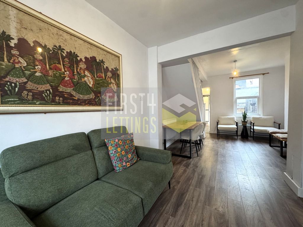 Property photo 1 of 14 Photo 12